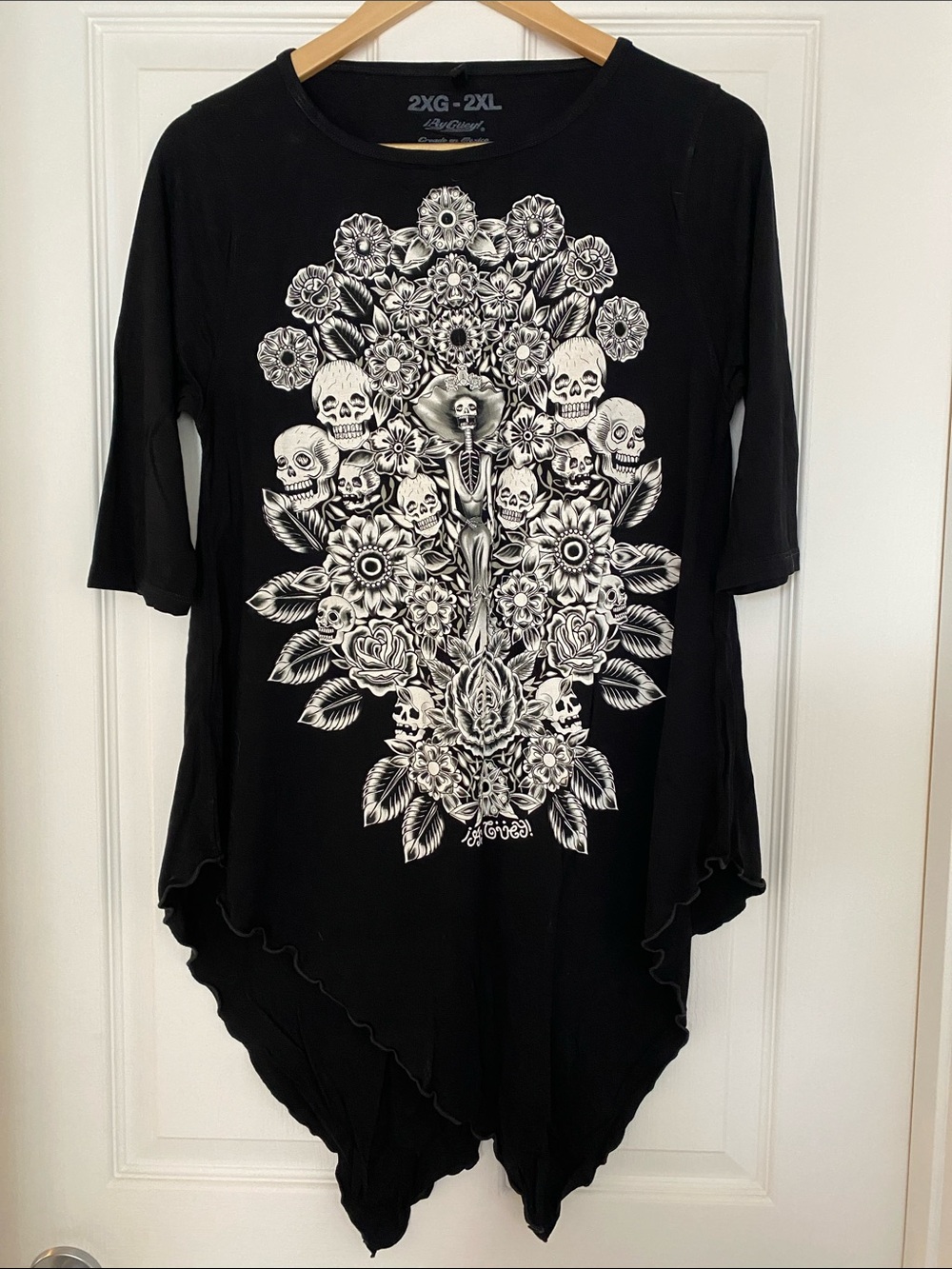 NWOT Black Floral Skull Tunic